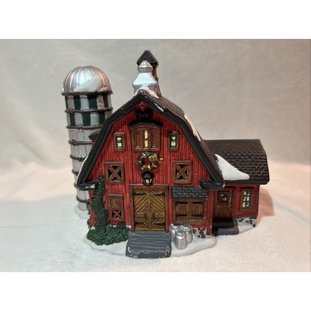 O'Well Lighted Porcelain Vintage Christmas Village Barn &‎ Silo 1997